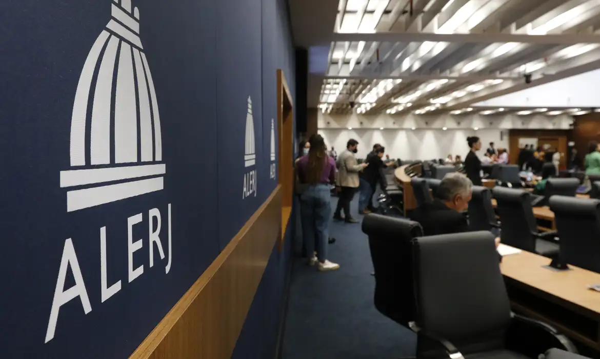 PL solicita que presidente da Alerj assuma governo interino do RJ
