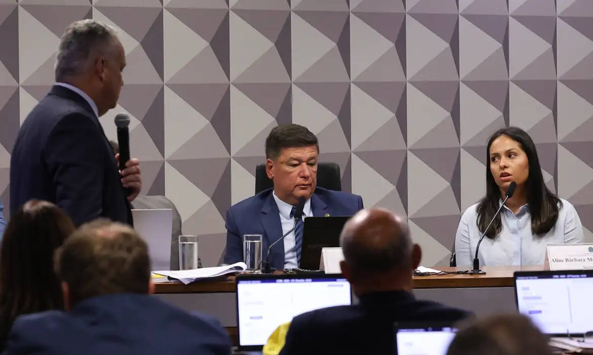 Ex-secretária revela detalhes sobre esquema de fraudes no INSS