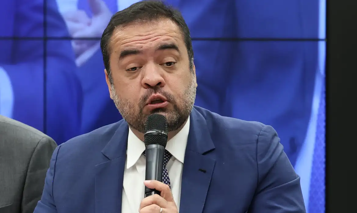 TSE forma maioria para tornar Cláudio Castro inelegível até 2030