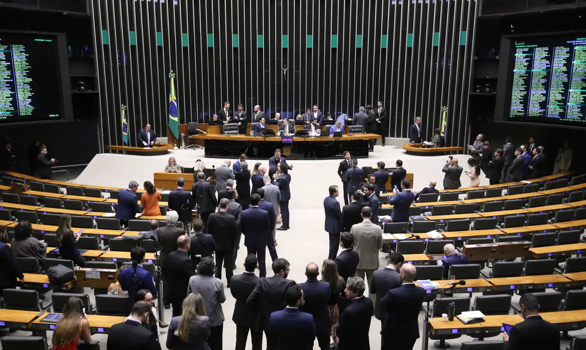 Câmara aprova crime de homicídio vicário na Lei Maria da Penha