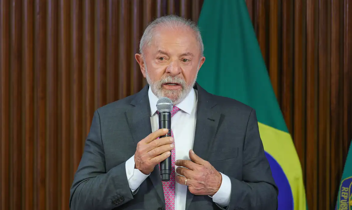 Lula rejeita expansão de escolas cívico-militares no novo Plano Nacional de Educação
