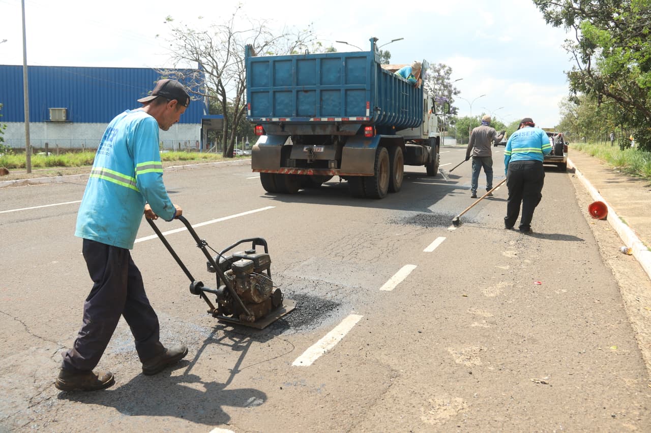 Campo Grande amplia operação de tapa-buracos com 12 frentes de trabalho