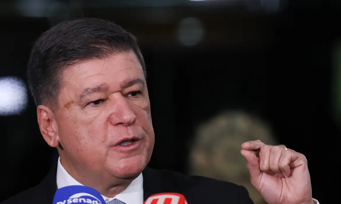 Senador Carlos Viana nega irregularidades em repasses a fundação