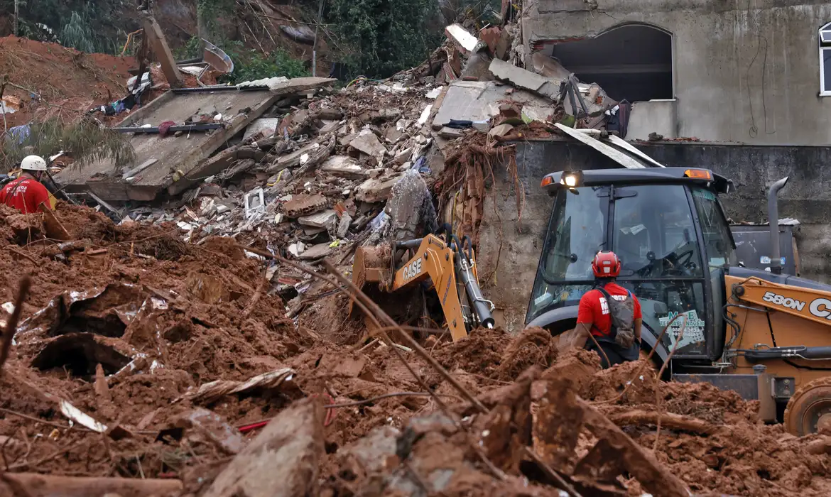 Chuvas intensas em Minas Gerais deixam 30 mortos e dezenas desaparecidos