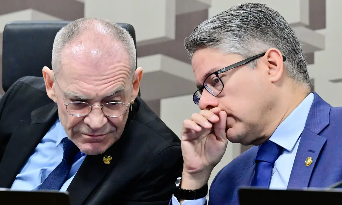 Senador contesta restrições ao uso de dados do Coaf em CPIs