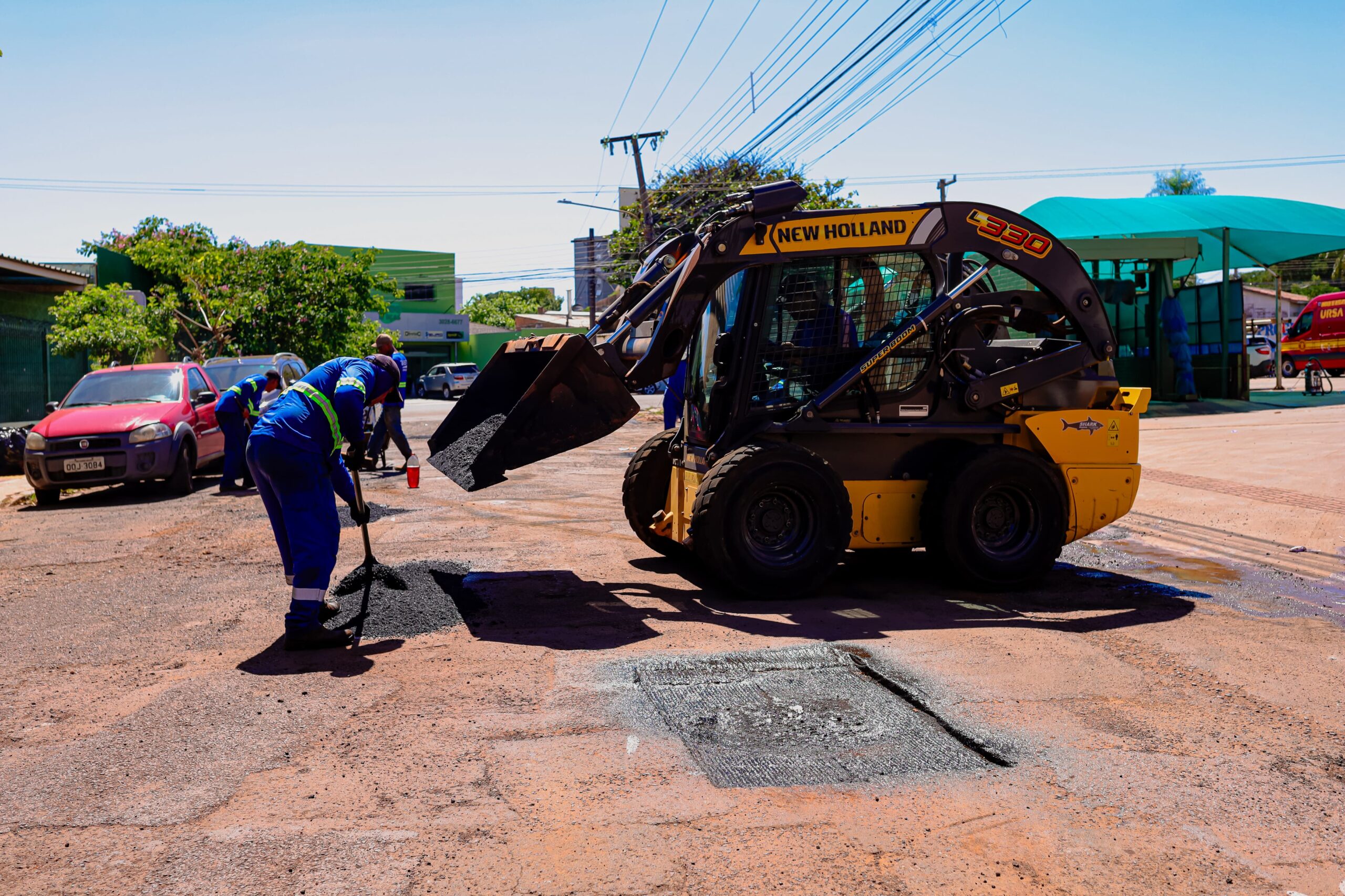 Campo Grande realiza mutirão de tapa-buracos no Coophatrabalho neste sábado
