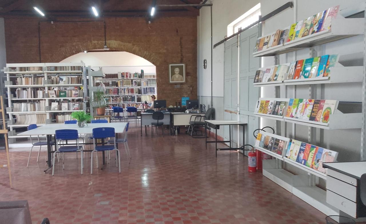 Biblioteca Municipal Anna Luiza Prado Bastos reabre com programação cultural gratuita
