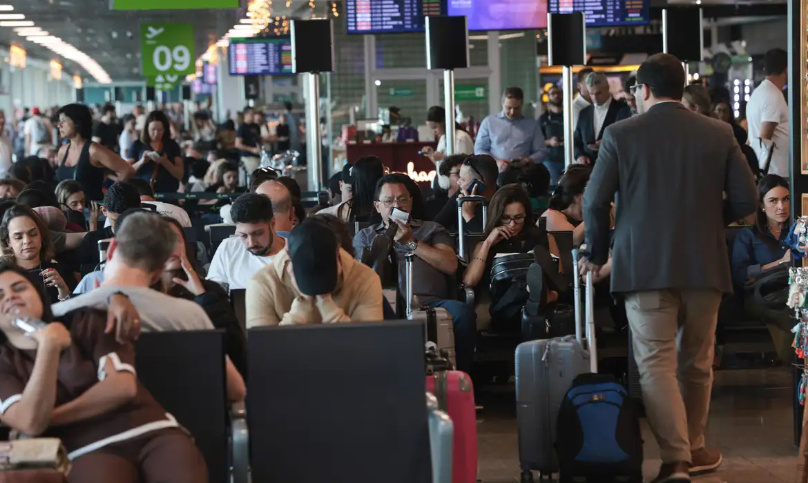 Aeroporto de Congonhas amplia operação até meia-noite após pane técnica