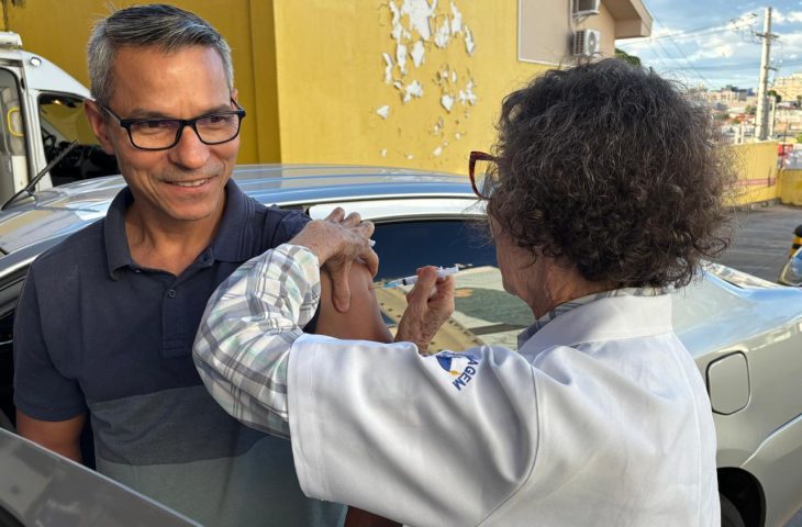 Drive-thru de vacinação contra Influenza aplica mais de 10 mil doses em Campo Grande