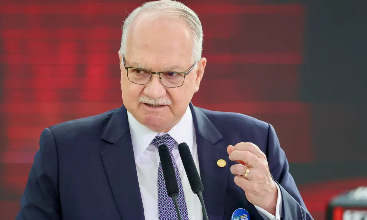 Fachin destaca debate sobre encerramento do inquérito das fake news
