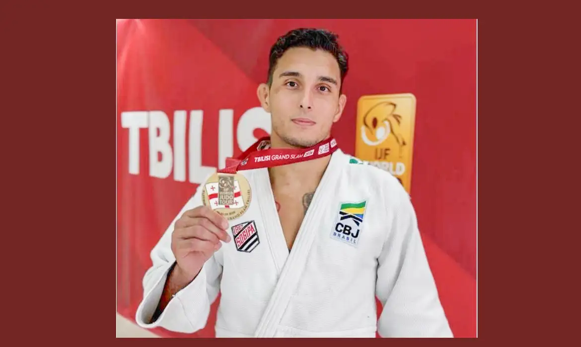 Guilherme Schimidt conquista bronze no Grand Slam de Tbilisi
