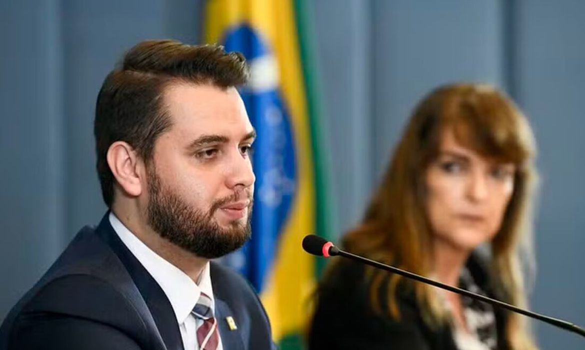 Moraes ordena retorno de Filipe Martins ao presídio no Paraná