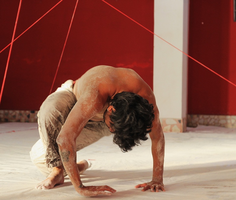 Dança e Arte se Encontram em 'Corpo Sobre Penas' em Campo Grande
