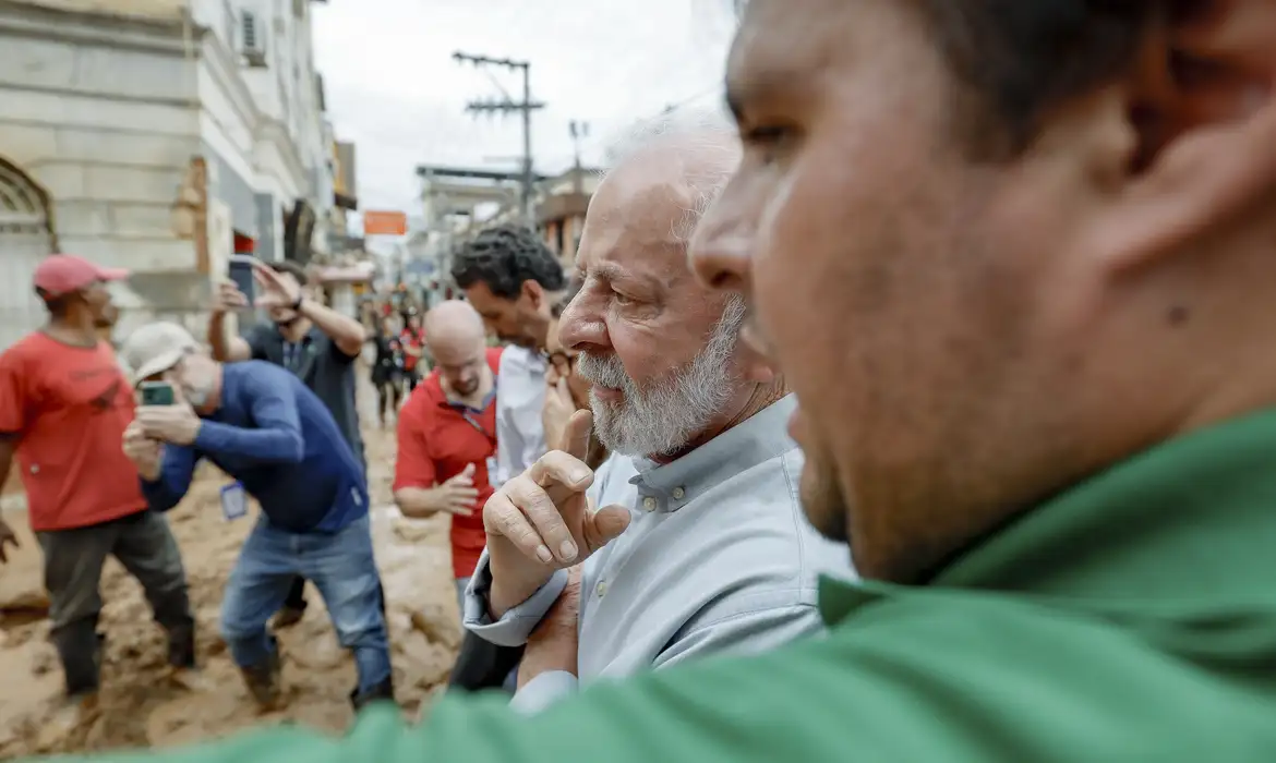 Lula garante recuperação dos prejuízos em Minas após chuvas