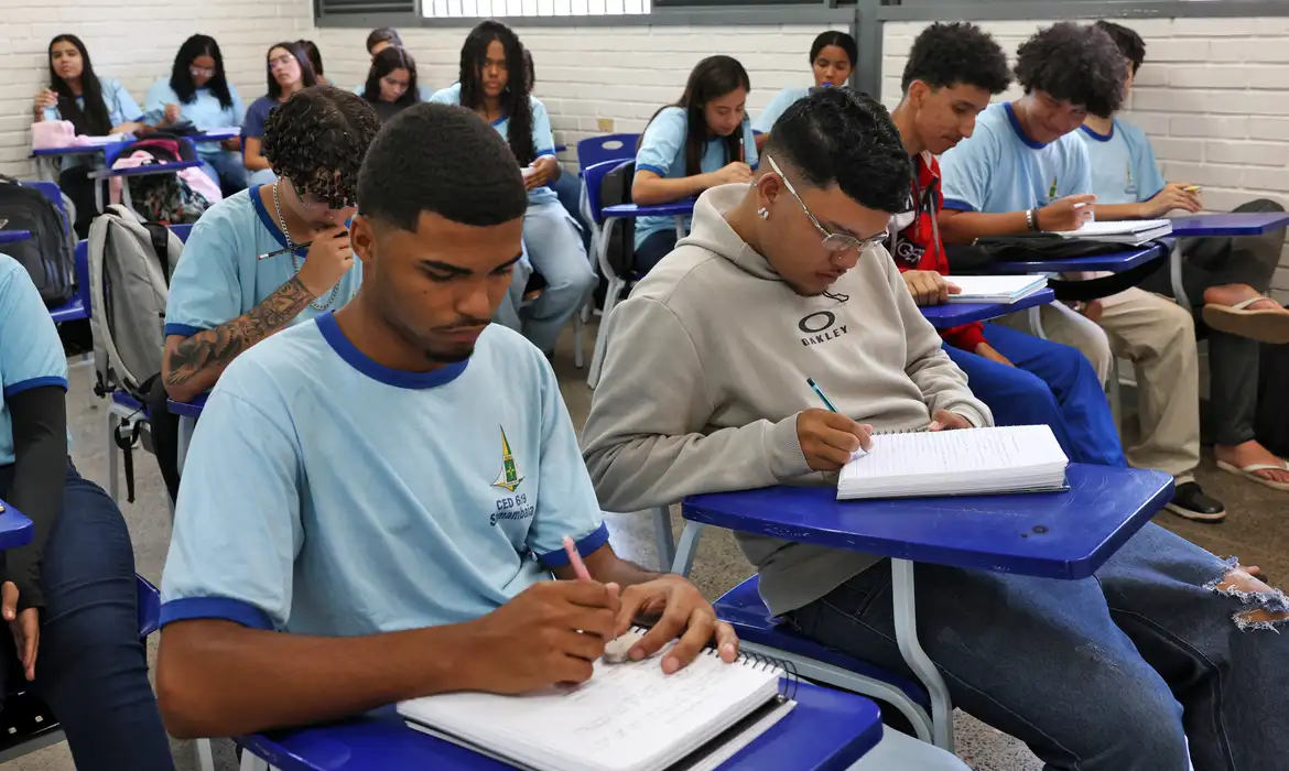 Enem 2025 permite emitir certificado digital do ensino médio