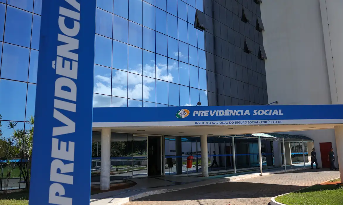 INSS suspende empréstimos consignados do C6 Consig a aposentados