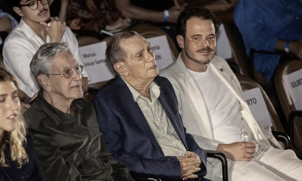 Jorge Mautner é homenageado por legado cultural no Rio de Janeiro