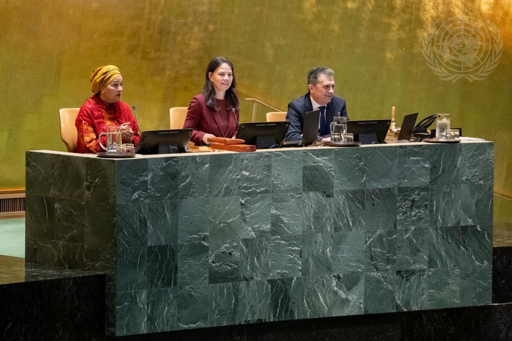 ONU adota declaração para erradicar AIDS como ameaça até 2030