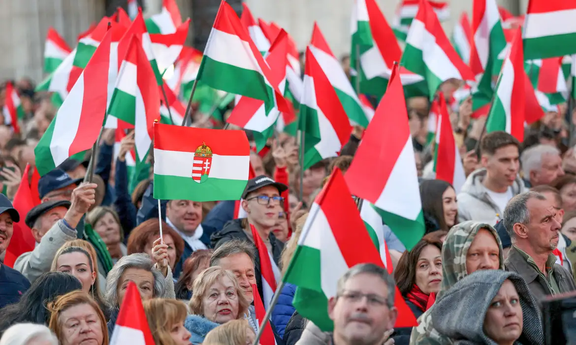 Eleição na Hungria pode encerrar ciclo de 16 anos de governo de Orbán
