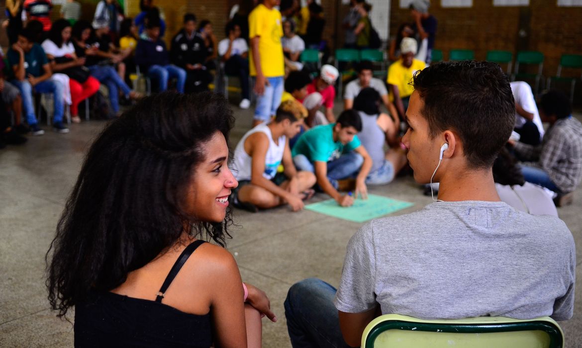 Projeto de educação midiática transforma aprendizado em escola rural de RO