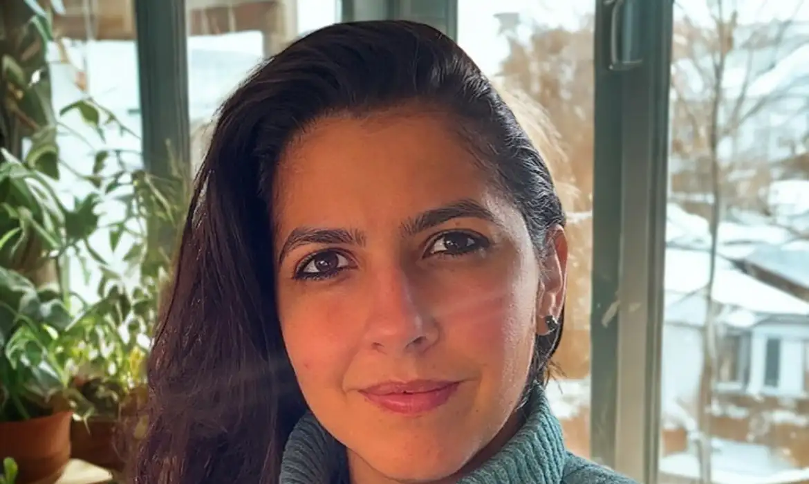 Psicóloga brasileira desaparece na Inglaterra; buscas continuam