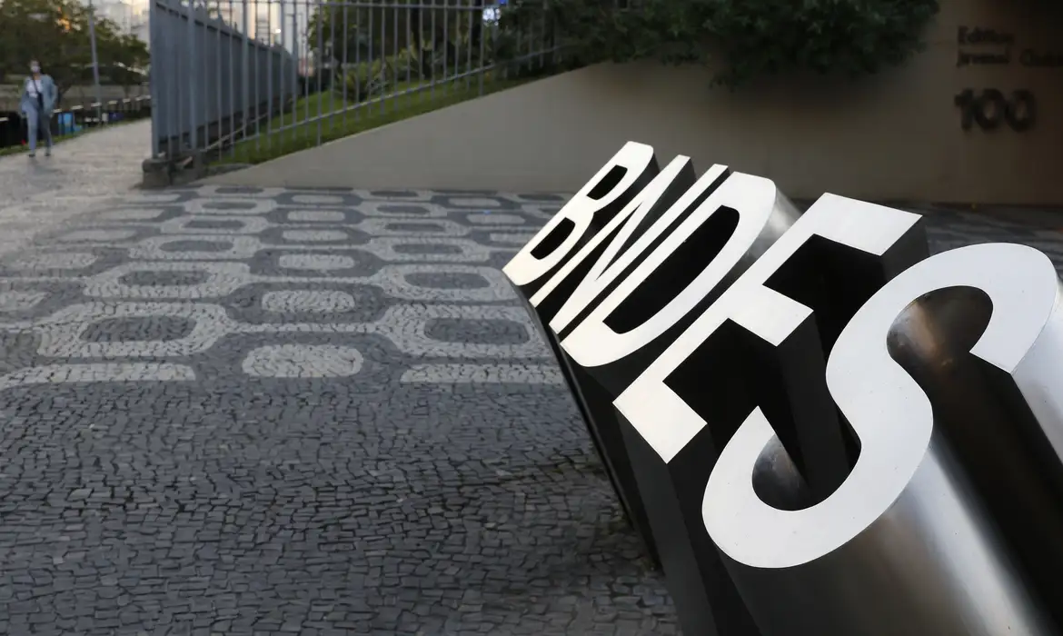 BNDES libera R$ 10 bilhões para inovação e indústria verde no Brasil