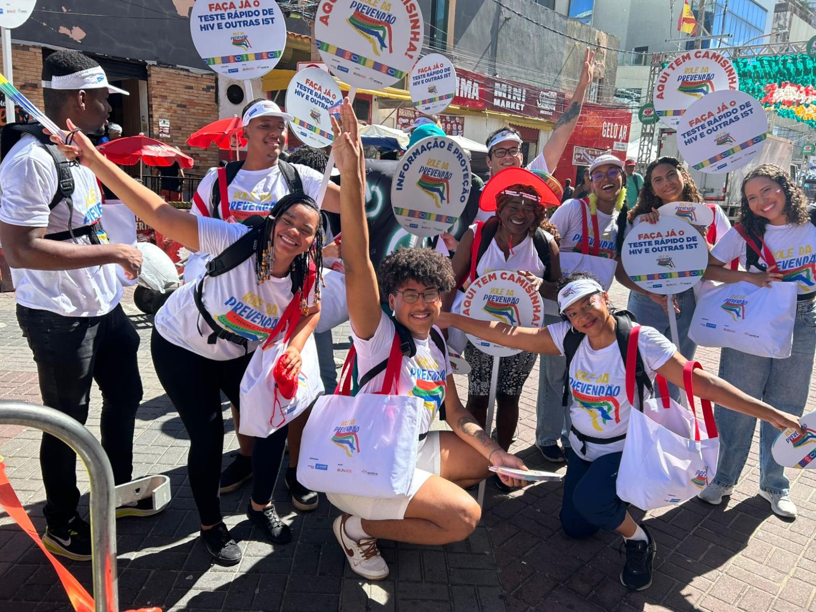 Carnaval de Salvador reforça prevenção ao HIV com ações ampliadas